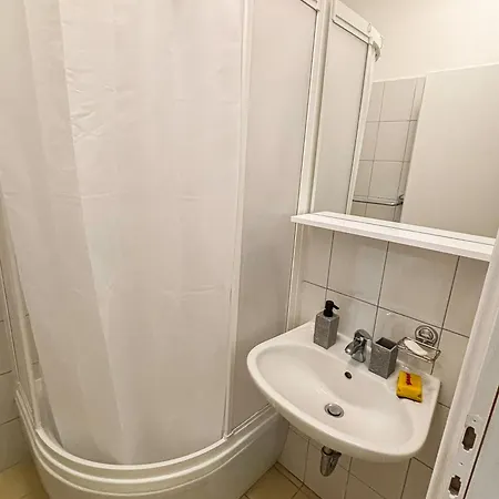 Gundula In The Heart Of *